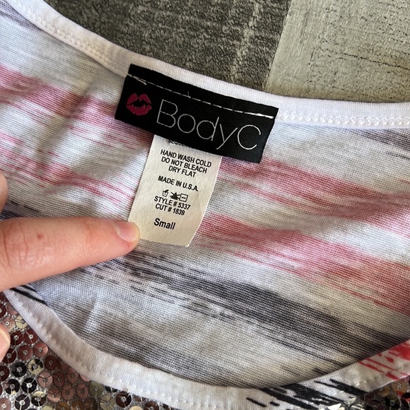 Body Central Rainbow Striped Sequin Relaxed Fit Top - Size Small - Picture 4 of 12